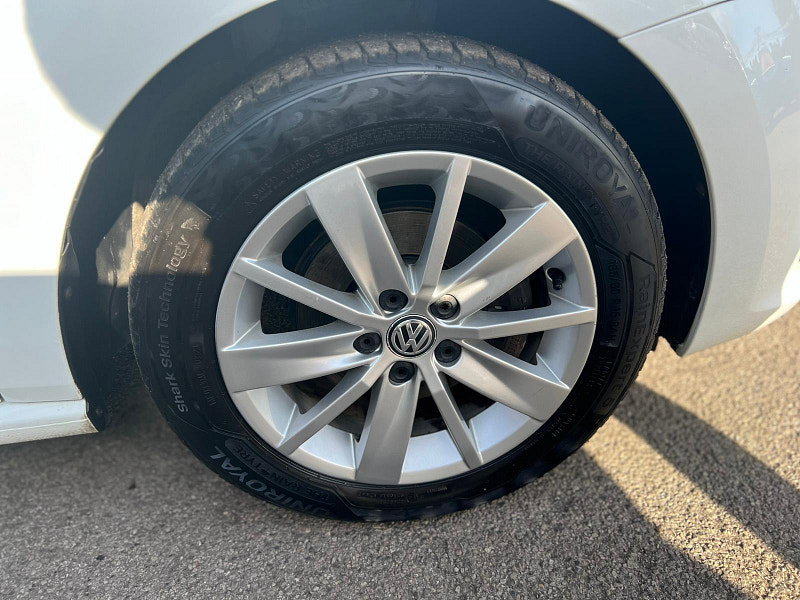 Volvo XC40 2.0 D3 Momentum Euro 6 (s/s) 5dr 5dr Manual 2026