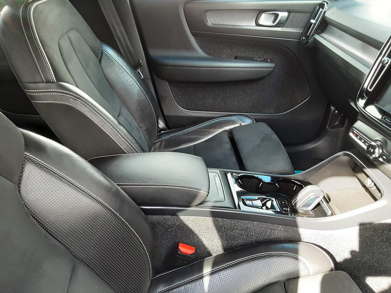 Volvo XC40 2.0 D3 R-Design Auto AWD Euro 6 (s/s) 5dr 5dr Automatic 2026