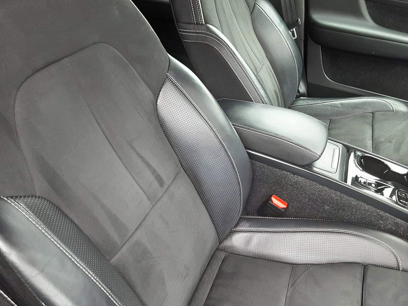 Volvo XC40 2.0 D3 R-Design Auto Euro 6 (s/s) 5dr 5dr Automatic 2026