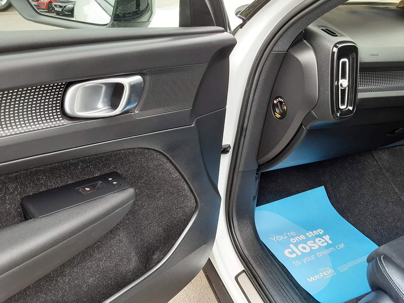Volvo XC40 2.0 D3 R-Design Auto Euro 6 (s/s) 5dr 5dr Automatic 2026