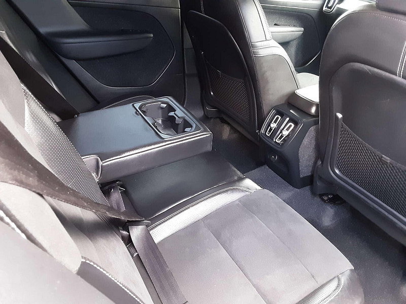 Volvo XC40 2.0 T4 R-Design Pro Auto AWD Euro 6 (s/s) 5dr 5dr Automatic 2026