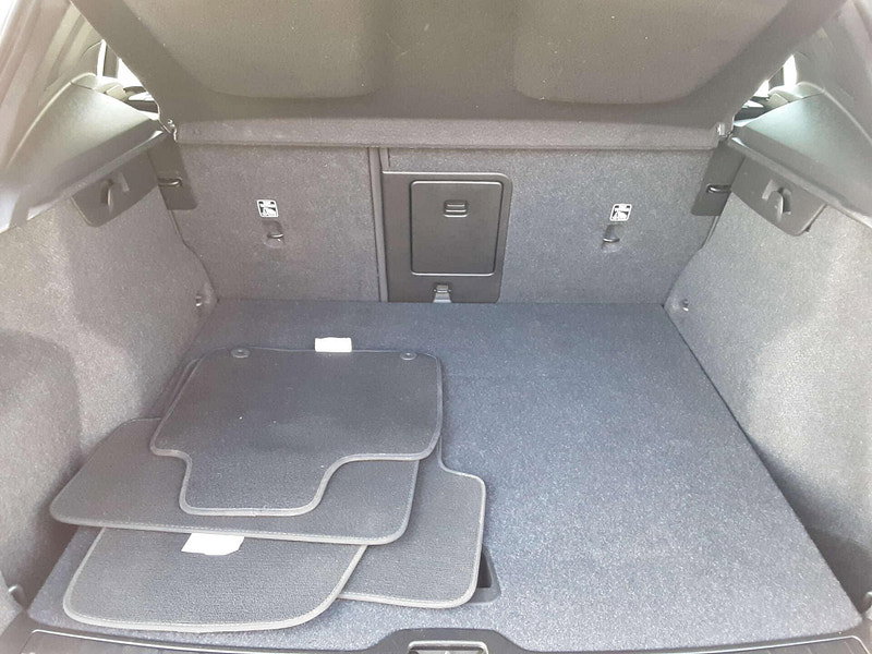 Volvo XC40 2.0 XC40 Momentum Pro D3 Auto 5dr 5dr Automatic 2026
