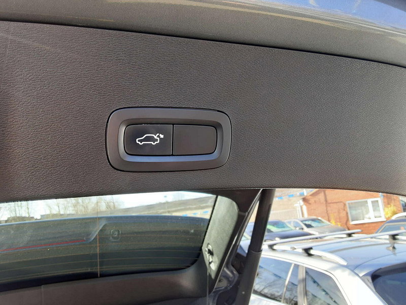 Volvo XC40 2.0 XC40 Momentum Pro D3 Auto 5dr 5dr Automatic 2026