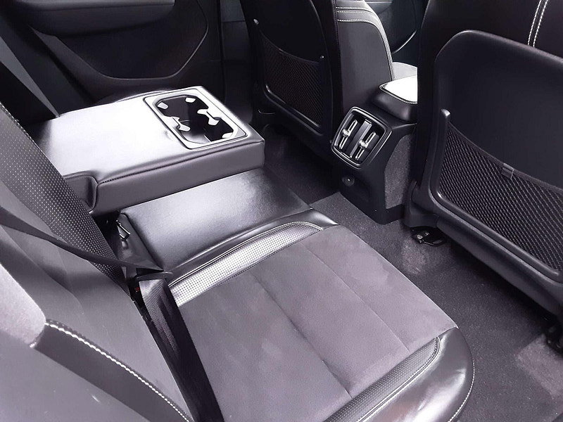 Volvo XC40 2.0 XC40 R-Design Pro D3 Auto 5dr 5dr Automatic 2026