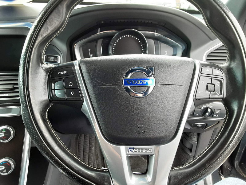 Volvo XC60 2.4 D4 R-Design Lux Nav Auto AWD Euro 6 (s/s) 5dr 5dr Automatic 2026