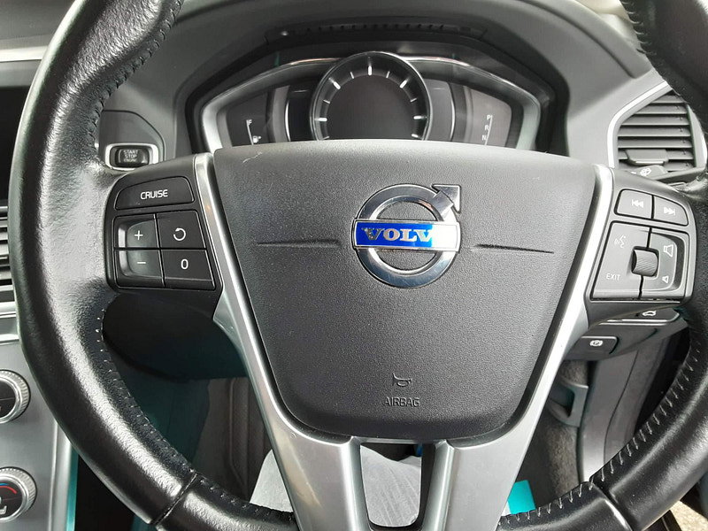 Volvo XC60 2.4 D5 SE Lux Nav Auto AWD Euro 6 (s/s) 5dr 5dr Automatic 2026