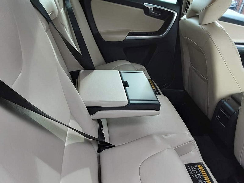 Volvo XC60 2.4 D5 SE Lux Nav AWD Euro 5 (s/s) 5dr 5dr Manual 2026