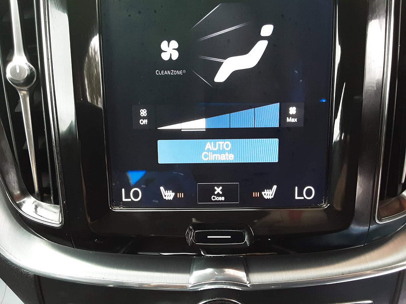 Volvo XC60 2.0 D4 Momentum Auto AWD Euro 6 (s/s) 5dr 5dr Automatic 2026