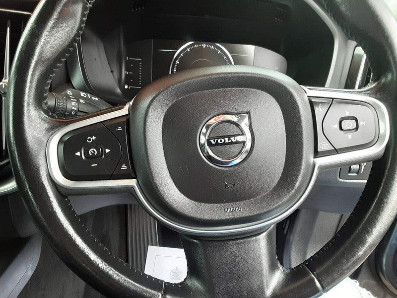 Volvo XC60 2.0 D4 Momentum Auto AWD Euro 6 (s/s) 5dr 5dr Automatic 2026
