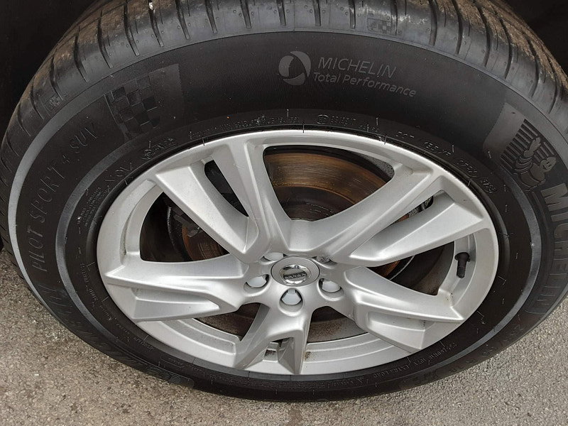 Volvo XC60 2.0 D4 Momentum Pro AWD Euro 6 (s/s) 5dr 5dr Manual 2026