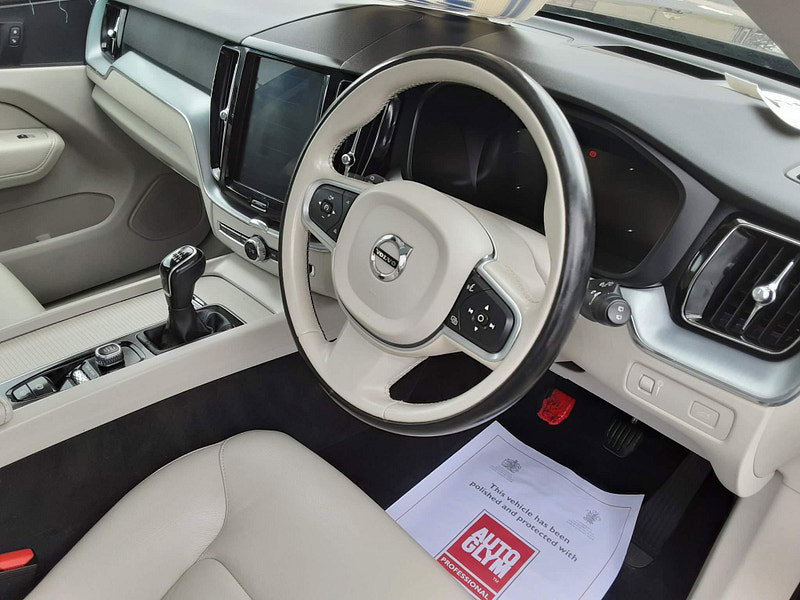 Volvo XC60 2.0 D4 Momentum Pro AWD Euro 6 (s/s) 5dr 5dr Manual 2026