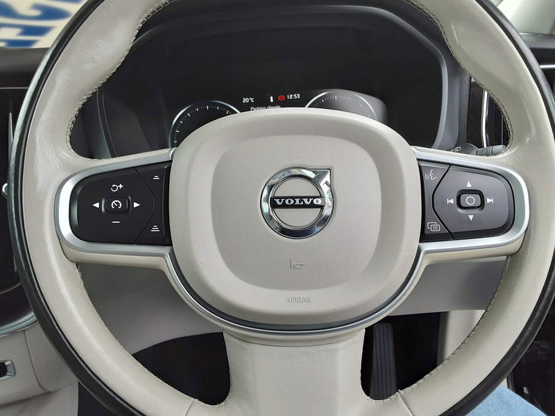 Volvo XC60 2.0 D4 Momentum Pro AWD Euro 6 (s/s) 5dr 5dr Manual 2026