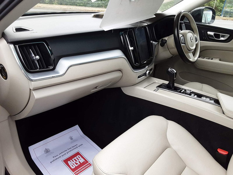 Volvo XC60 2.0 D4 Momentum Pro AWD Euro 6 (s/s) 5dr 5dr Manual 2026
