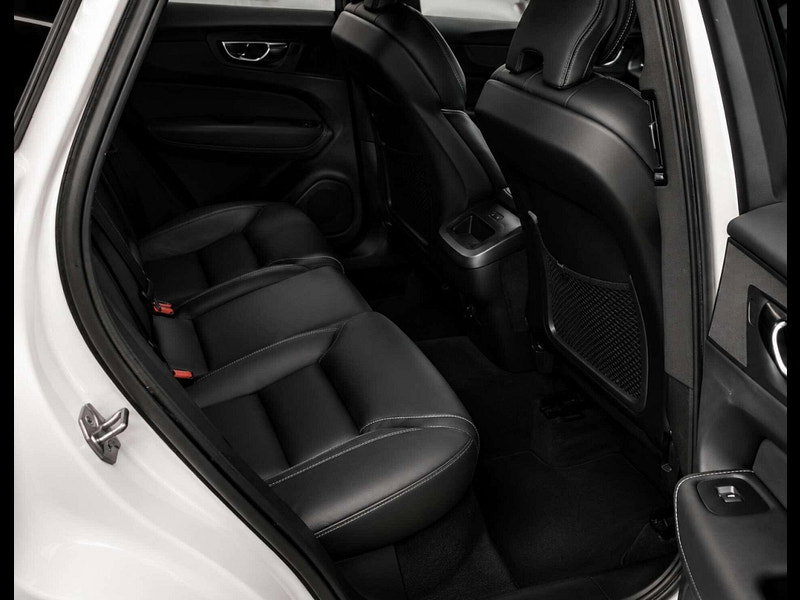 Volvo XC60 2.0 XC60 R-Design B4 MHEV Auto 5dr 5dr Automatic 2026