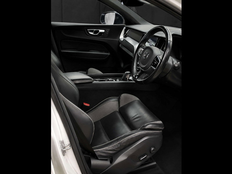 Volvo XC60 2.0 XC60 R-Design B4 MHEV Auto 5dr 5dr Automatic 2026