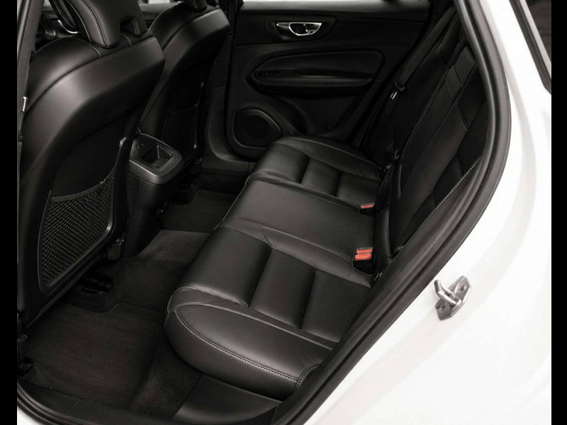 Volvo XC60 2.0 XC60 R-Design B4 MHEV Auto 5dr 5dr Automatic 2026