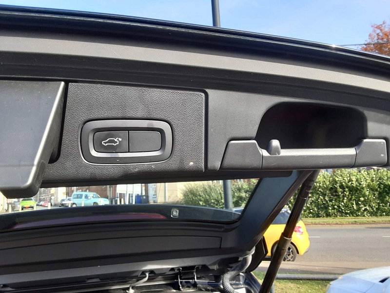 Volvo XC60 2.0h T8 Twin Engine 11.6kWh Inscription Auto AWD Euro 6 (s/s) 5dr 5dr Automatic 2026