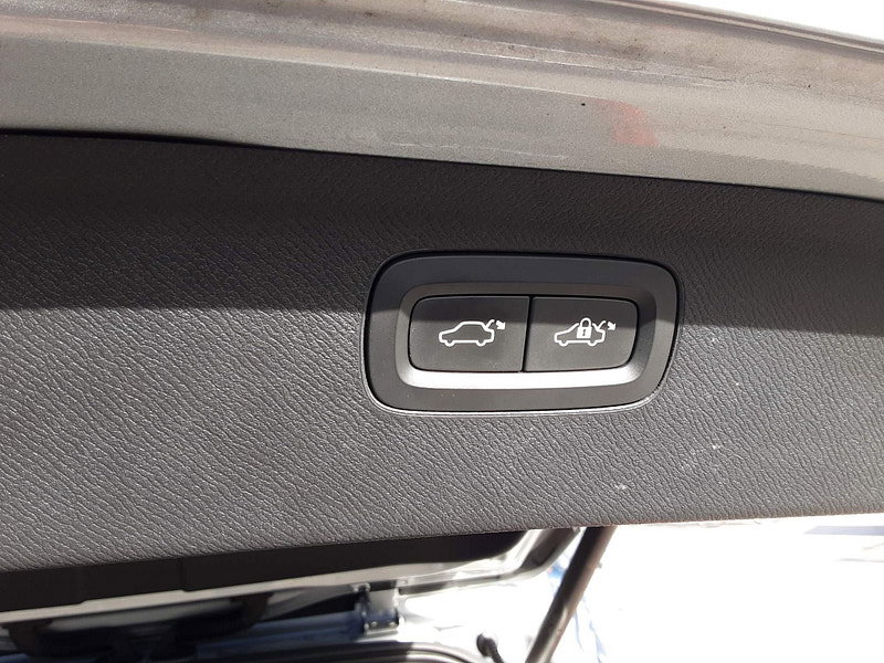 Volvo XC90 2.0 D5 Momentum Geartronic 4WD Euro 6 (s/s) 5dr 5dr Automatic 2026