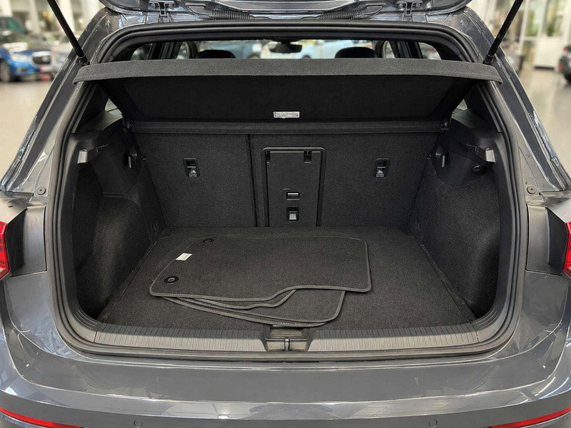 Volkswagen Golf 1.5 Golf R-Line eTSI Semi-Auto 5dr 5dr Automatic 2026