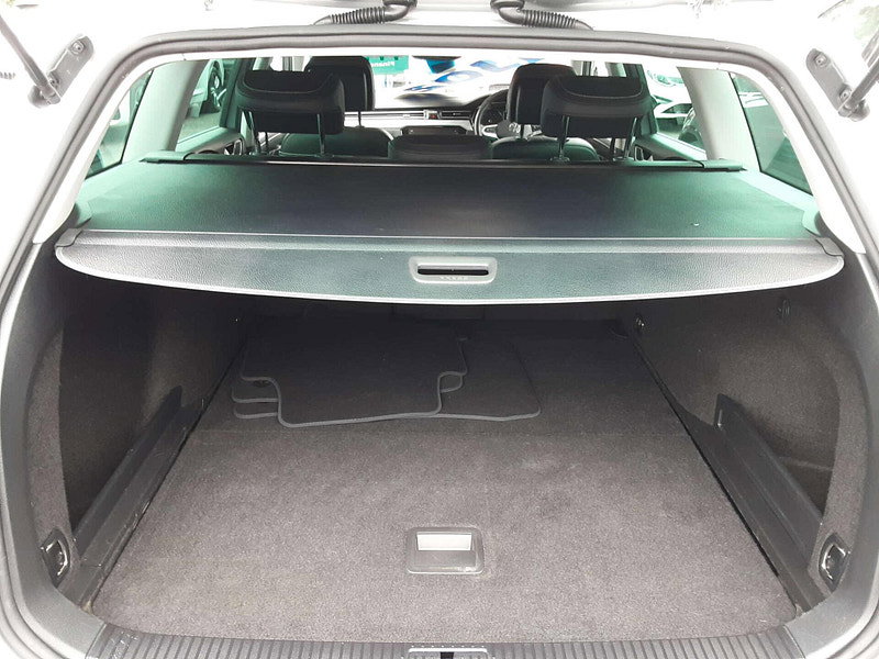 Volkswagen Passat 1.5 Passat SEL TSi Evo 5dr 5dr Manual 2026