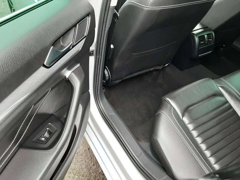 Volkswagen Passat 1.5 Passat SEL TSi Evo 5dr 5dr Manual 2026