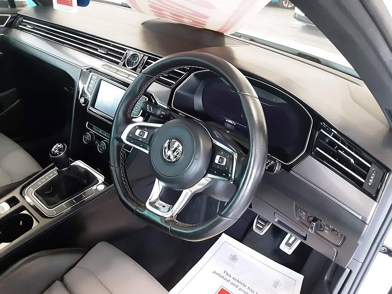Volkswagen Passat 2.0 TDI BlueMotion Tech R-Line Euro 6 (s/s) 5dr 5dr Manual 2026