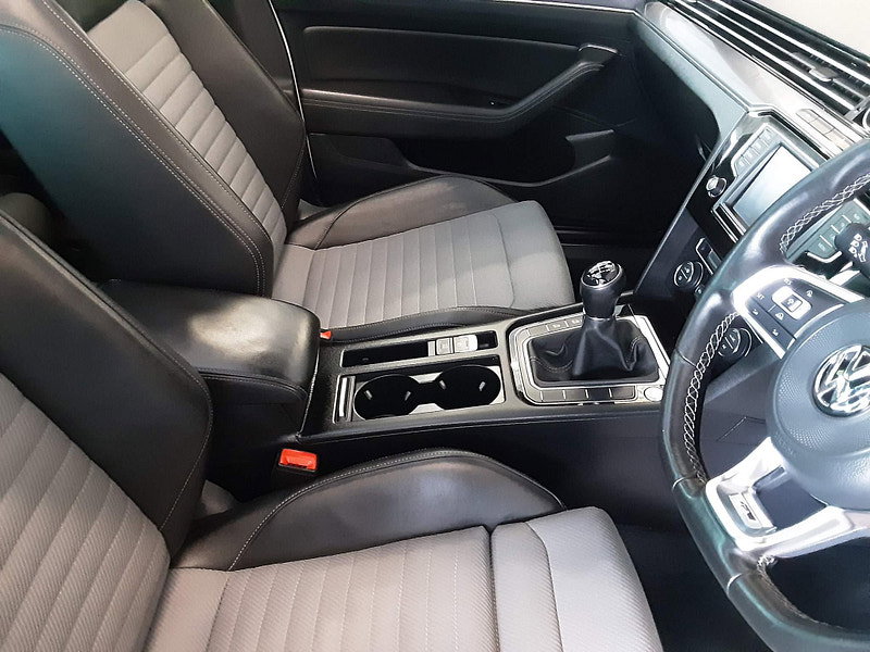 Volkswagen Passat 2.0 TDI BlueMotion Tech R-Line Euro 6 (s/s) 5dr 5dr Manual 2026