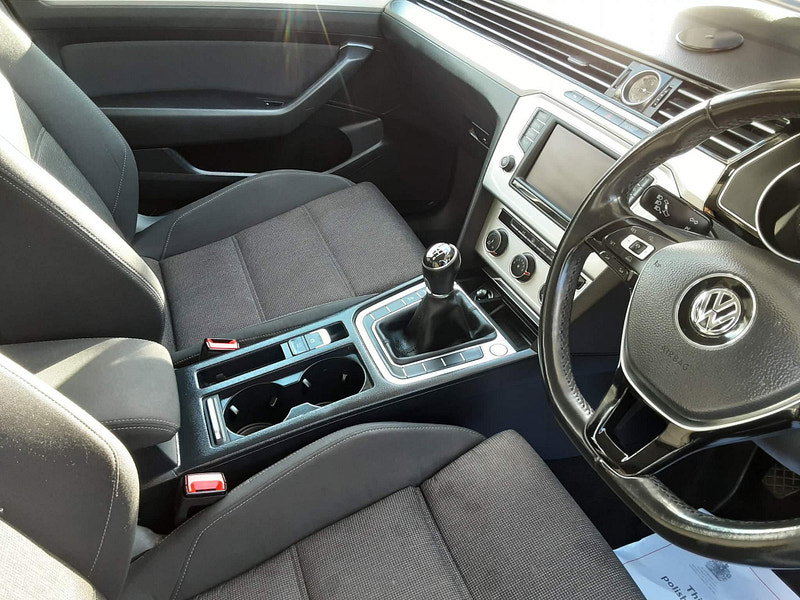 Volkswagen Passat 2.0 TDI BlueMotion Tech SE Euro 6 (s/s) 5dr 5dr Manual 2026