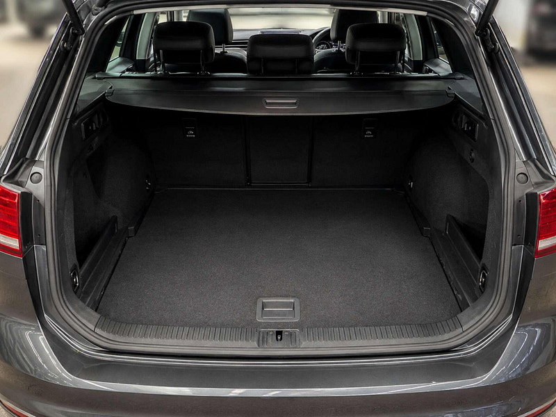 Volkswagen Passat 2.0 Passat R-Line TDI BlueMotion Technology Semi-Auto 5dr 5dr Automatic 2026