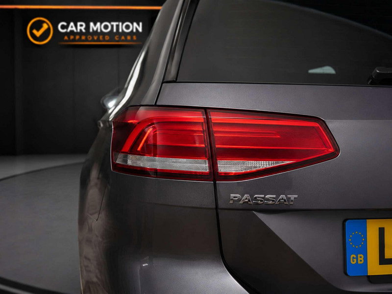 Volkswagen Passat 2.0 Passat R-Line TDI BlueMotion Technology Semi-Auto 5dr 5dr Automatic 2026