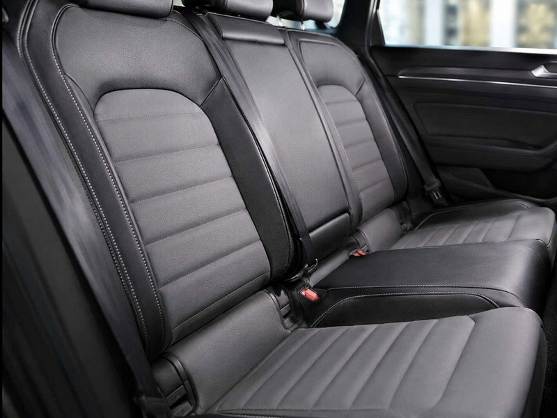 Volkswagen Passat 2.0 Passat R-Line TDI BlueMotion Technology Semi-Auto 5dr 5dr Automatic 2026
