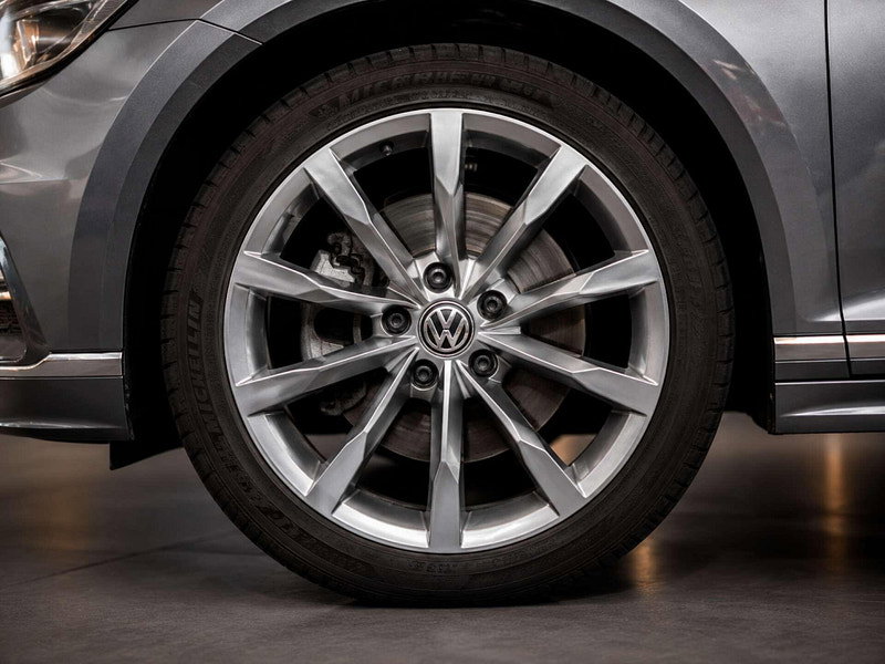 Volkswagen Passat 2.0 Passat R-Line TDI BlueMotion Technology Semi-Auto 5dr 5dr Automatic 2026