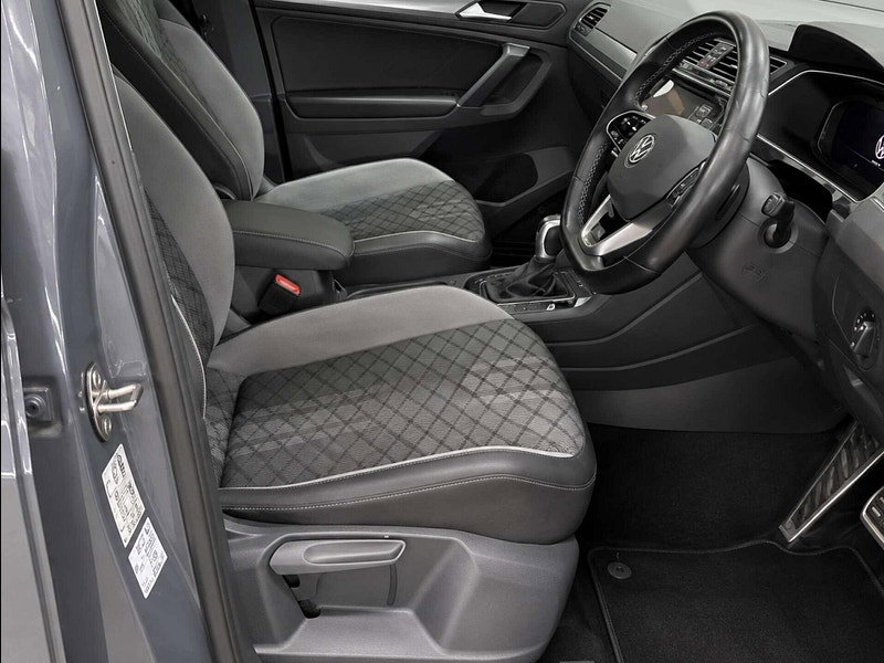 Volkswagen Tiguan 1.4 Tiguan R-Line TSi PHEV Semi-Auto 5dr 5dr Automatic 2026
