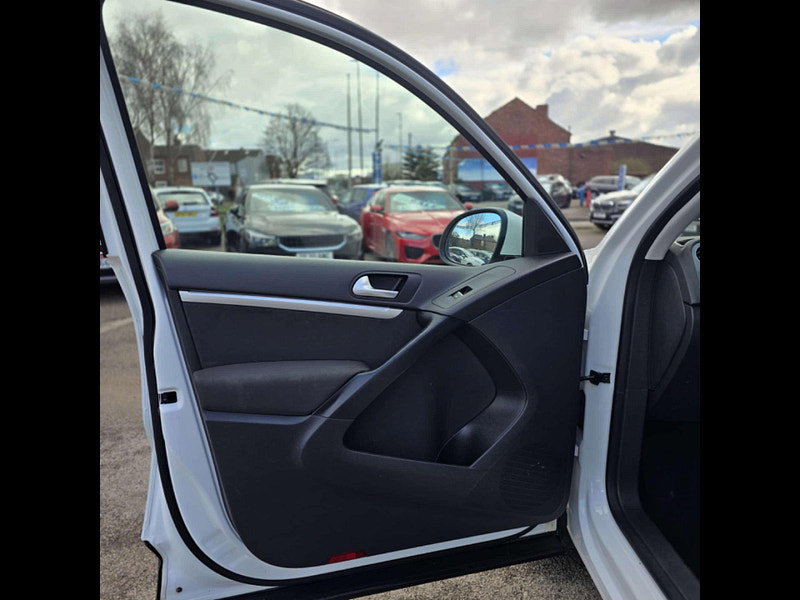 Volkswagen Tiguan 2.0 TDI BlueMotion Tech Match DSG 4WD Euro 6 (s/s) 5dr 5dr Automatic 2026