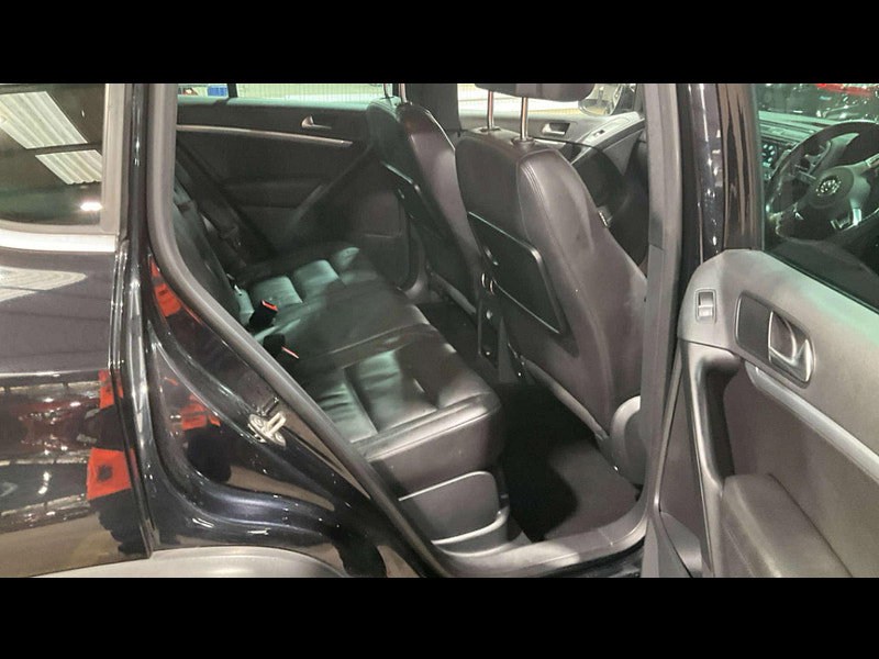 Volkswagen Tiguan 2.0 Tiguan R-Line TDI BlueMotion Technology 4Motion Semi-Auto 4WD 5dr 5dr Automatic 2026