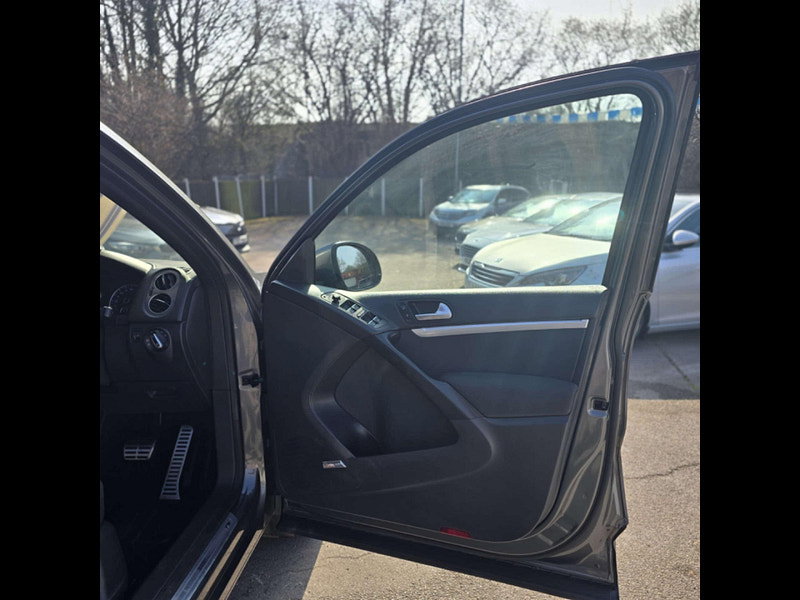 Volkswagen Tiguan 2.0 Tiguan R-Line TDI BlueMotion Technology 4Motion Semi-Auto 4WD 5dr 5dr Automatic 2026