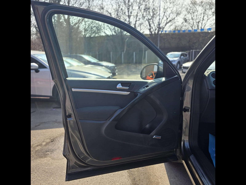 Volkswagen Tiguan 2.0 Tiguan R-Line TDI BlueMotion Technology 4Motion Semi-Auto 4WD 5dr 5dr Automatic 2026