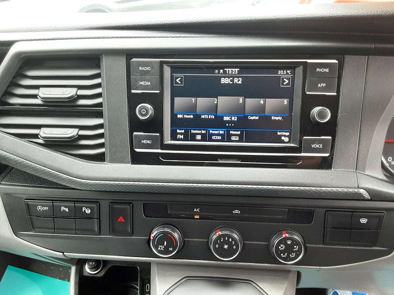 Volkswagen Transporter 2.0 Transporter T28 Highline TDI Semi-Auto 2dr Automatic 2026