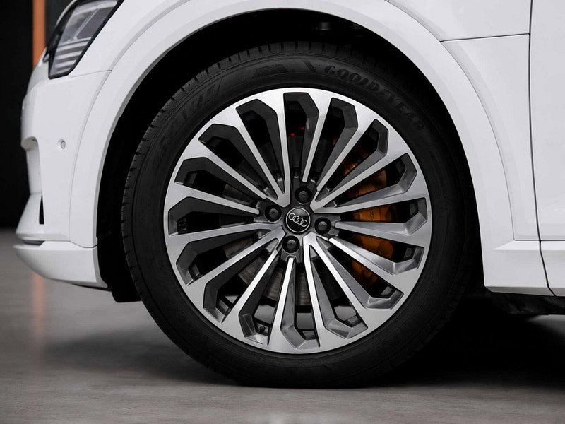 Audi E-tron e-tron Launch Edition 55 Quattro 4WD 5dr 5dr Automatic 2026