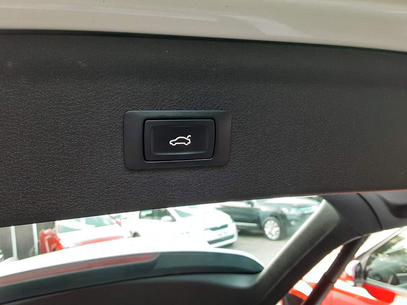 Audi Q3 1.4 TFSI CoD S line S Tronic Euro 6 (s/s) 5dr 5dr Automatic 2026