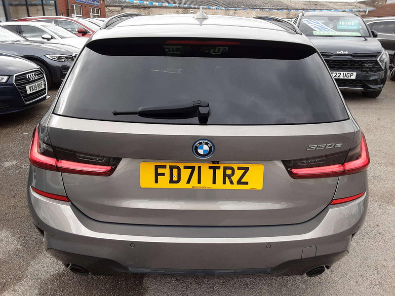 BMW 3 Series 2.0 330e M Sport Professional Edition Auto 5dr 5dr Automatic 2026