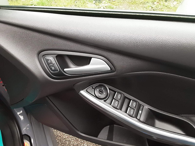 Ford Focus 2.0T EcoBoost ST-3 Euro 6 (s/s) 5dr 5dr Manual 2026