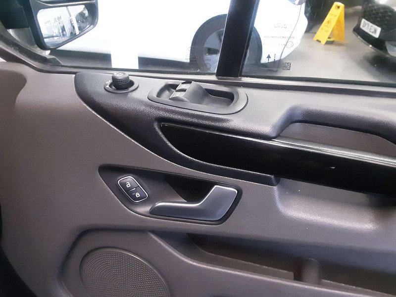Ford Transit Custom 2.0 Transit Custom 280 Limited EcoBlue 5dr 5dr Manual 2026