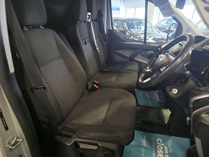 Ford Transit Custom 2.2 Transit Custom 330 Trend E-Tech 5dr Manual 2026