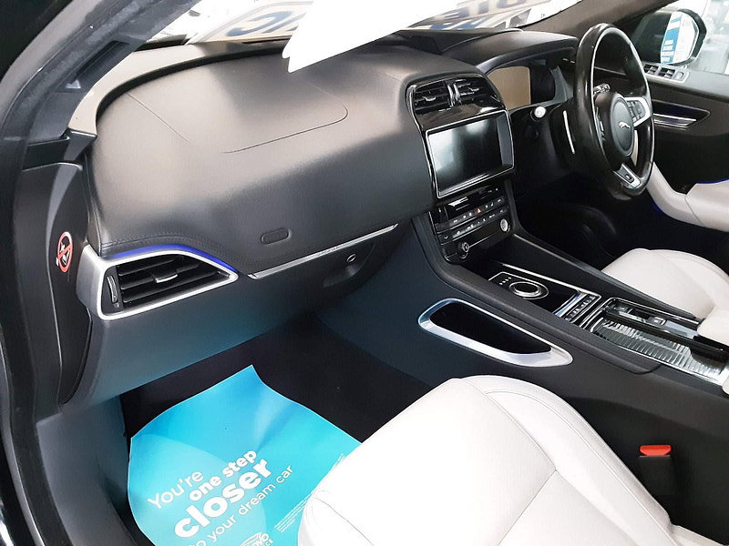 Jaguar F-PACE 3.0 D300 V6 First Edition Auto AWD Euro 6 (s/s) 5dr 5dr Automatic 2026