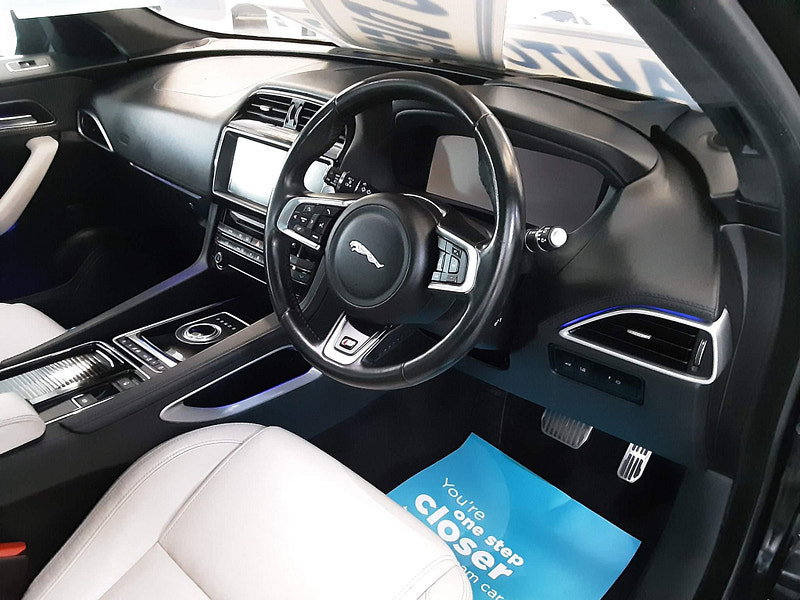 Jaguar F-PACE 3.0 D300 V6 First Edition Auto AWD Euro 6 (s/s) 5dr 5dr Automatic 2026