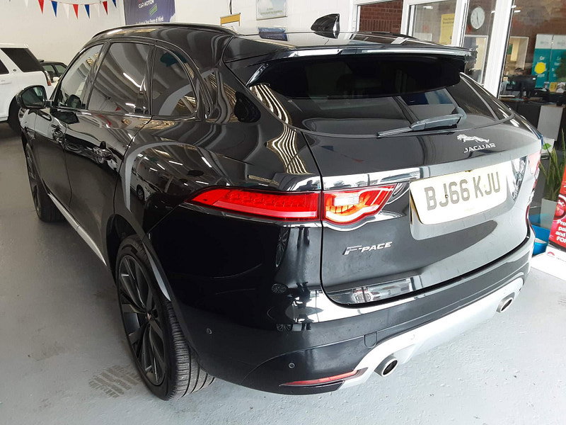 Jaguar F-PACE 3.0 D300 V6 First Edition Auto AWD Euro 6 (s/s) 5dr 5dr Automatic 2026