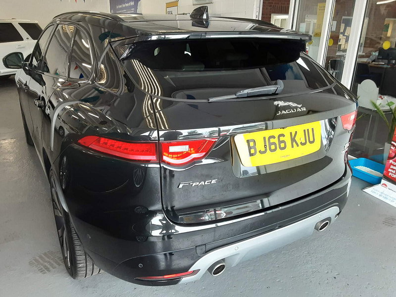 Jaguar F-PACE 3.0 D300 V6 First Edition Auto AWD Euro 6 (s/s) 5dr 5dr Automatic 2026