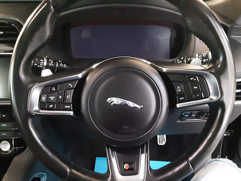 Jaguar F-PACE 3.0 D300 V6 First Edition Auto AWD Euro 6 (s/s) 5dr 5dr Automatic 2026