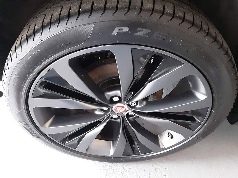Jaguar F-PACE 3.0 D300 V6 First Edition Auto AWD Euro 6 (s/s) 5dr 5dr Automatic 2026